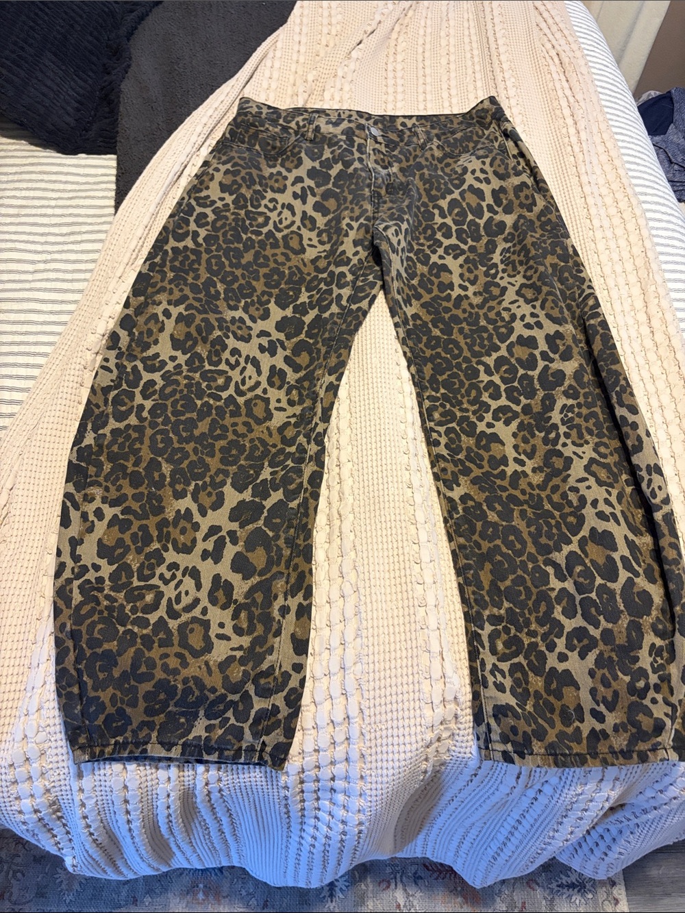 Womens Leopard Print Wide-Leg Bottoms in Olive and Black barrel style super chic